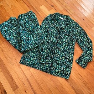 Kim Rogers Long Sleeve Pajama Set. Size Small. EUC Teal Animal Print 100% Cotton